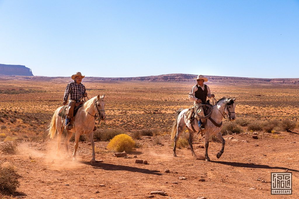 Horse riders at Monument Valley
Arizona, USA 2019