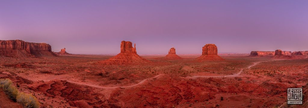 Beautiful sunset at Monument Valley
Arizona, USA 2019