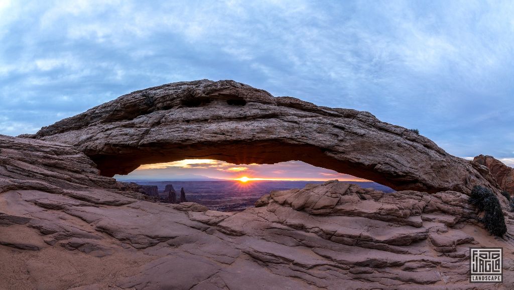 Mesa Arch in Canyonlands National Park at sunrise
Utah 2019