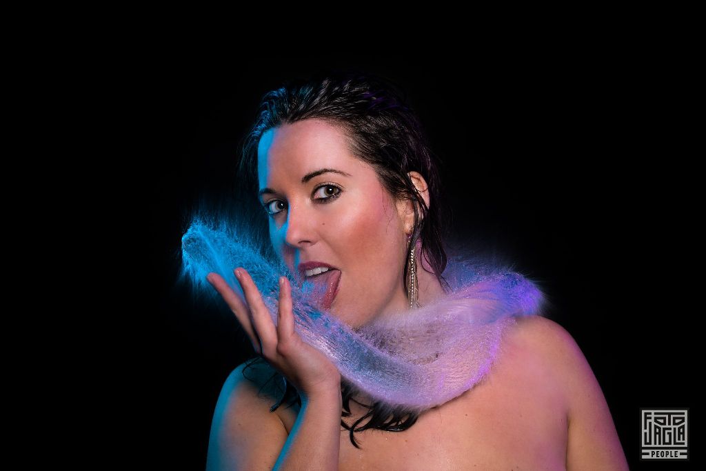 Wasserper�cken - Water Wigs Shooting
Portrait Shooting mit Wasser
Model: Nikolina
