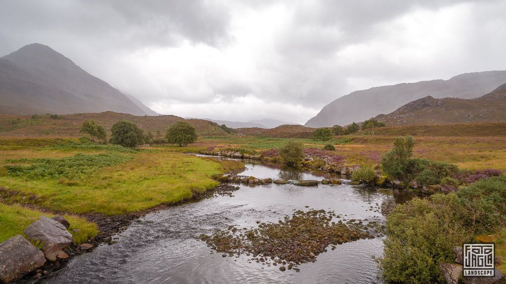 Blick von der Balgy Bridge �ber den Balgy River
Schottland - September 2020