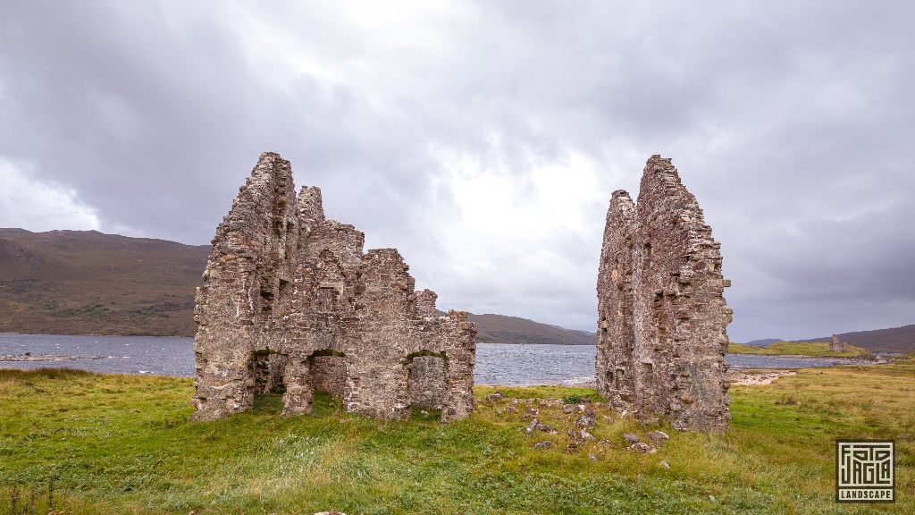 Alte Ruine am Ardvreck Castle am Loch Assynt 
Schottische Highlands
Schottland - September 2020