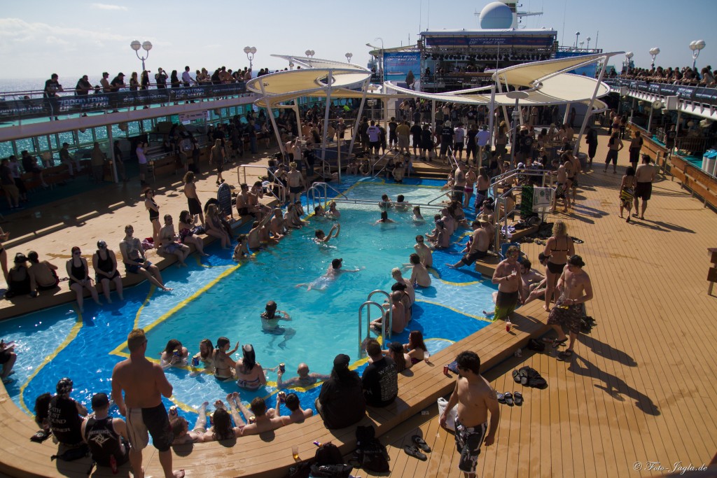 70000 Tons of Metal 2012 ::. Miami, Florida ::. Pooldeck