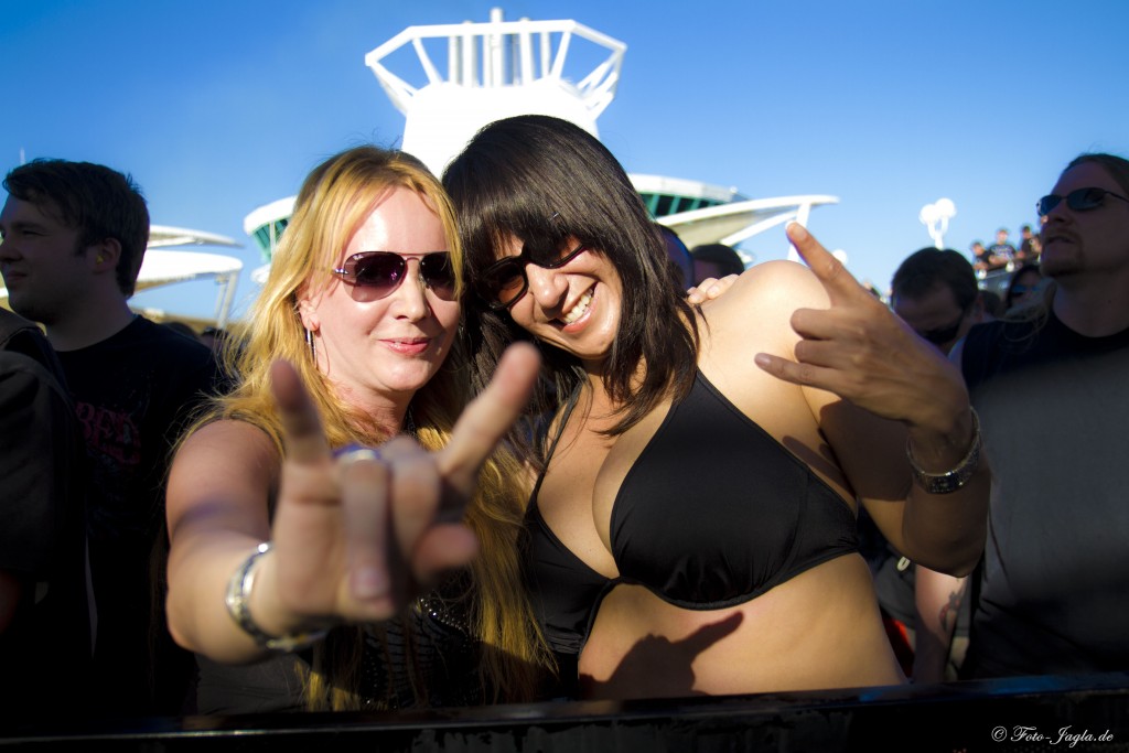 70000 Tons of Metal 2012 ::. Miami, Florida ::. Girls @ Pretty Maids Gig