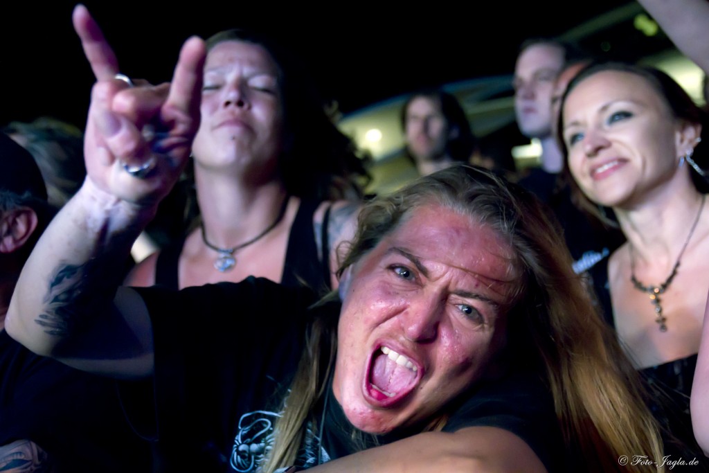 70000 Tons of Metal 2012 ::. Miami, Florida ::. Crowd @ In Extremo