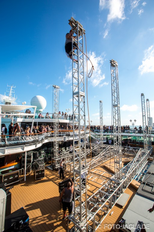 70000 Tons of Metal 2013 ::. Construction of the main stage on pool deck ::. http://www.foto-jagla.de