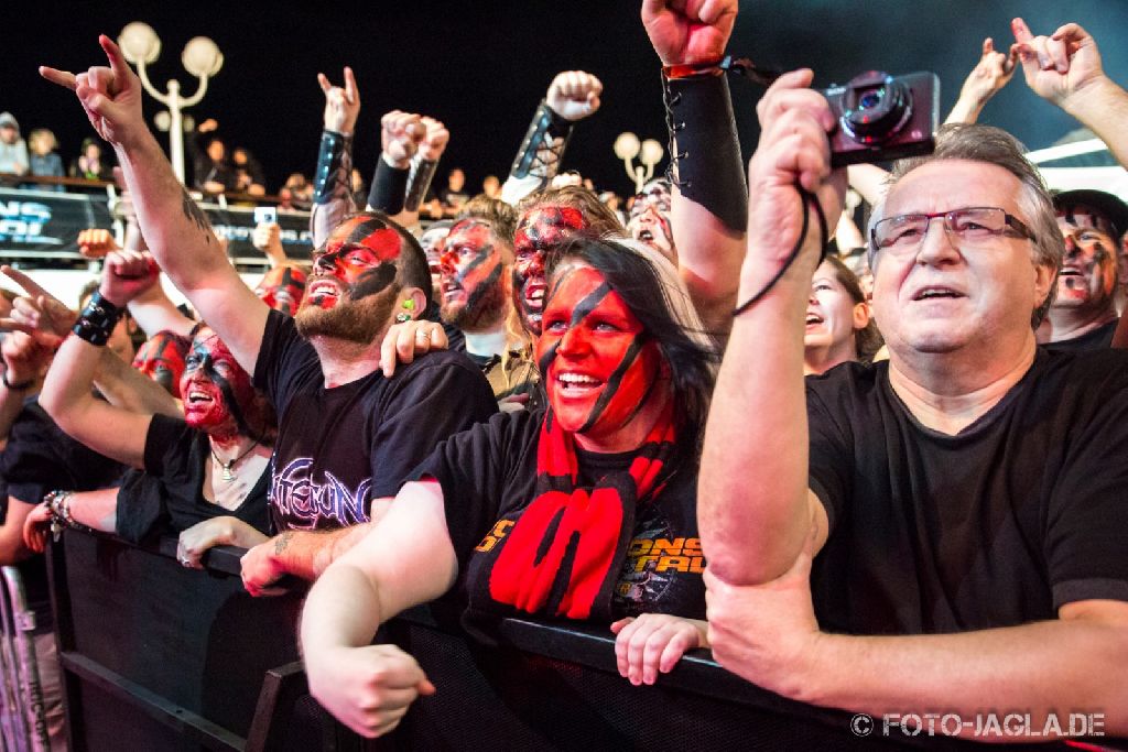 70000 Tons of Metal 2013 ::. Crowd @ Turisas ::. http://www.foto-jagla.de