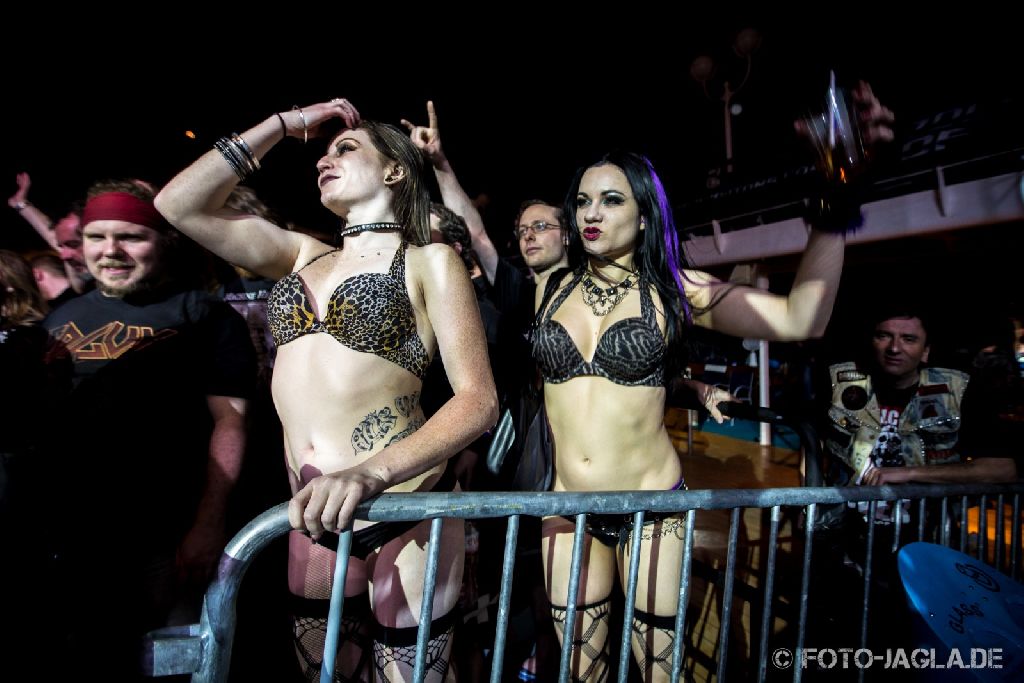 70000 Tons of Metal 2013 ::. Crowd @ Turisas ::. http://www.foto-jagla.de