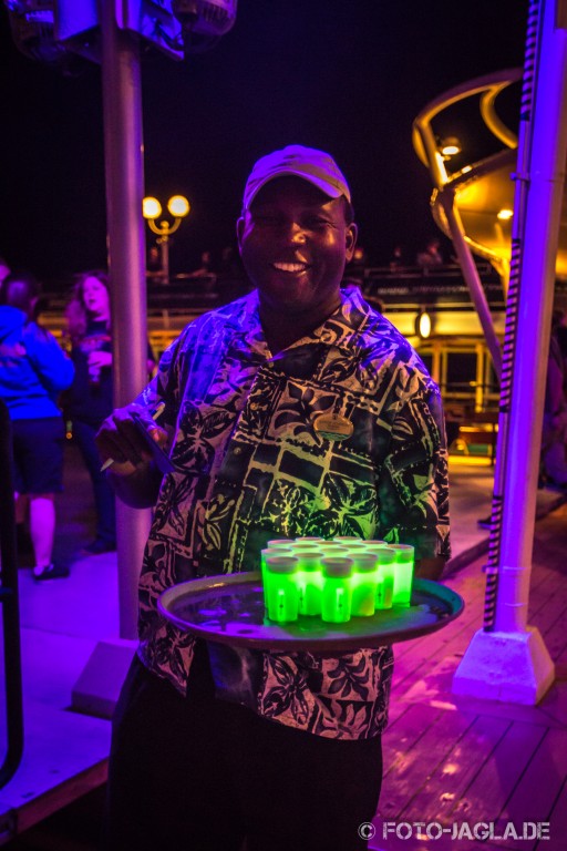 70000 Tons of Metal 2013 ::. Pooldeck ::. http://www.foto-jagla.de