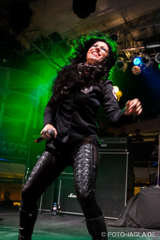 70000 Tons of Metal 2013 ::. Lacuna Coil ::. http://www.foto-jagla.de
