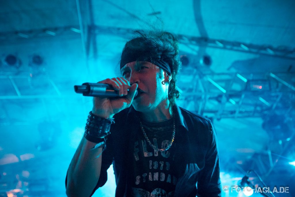 70000 Tons of Metal 2013 ::. Gotthard ::. http://www.foto-jagla.de