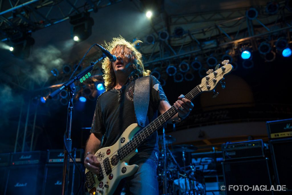 70000 Tons of Metal 2013 ::. Gotthard ::. http://www.foto-jagla.de