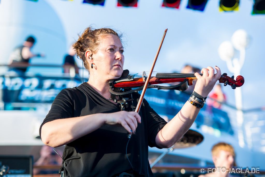 70000 Tons of Metal 2013 ::. Subway to Sally ::. http://www.foto-jagla.de