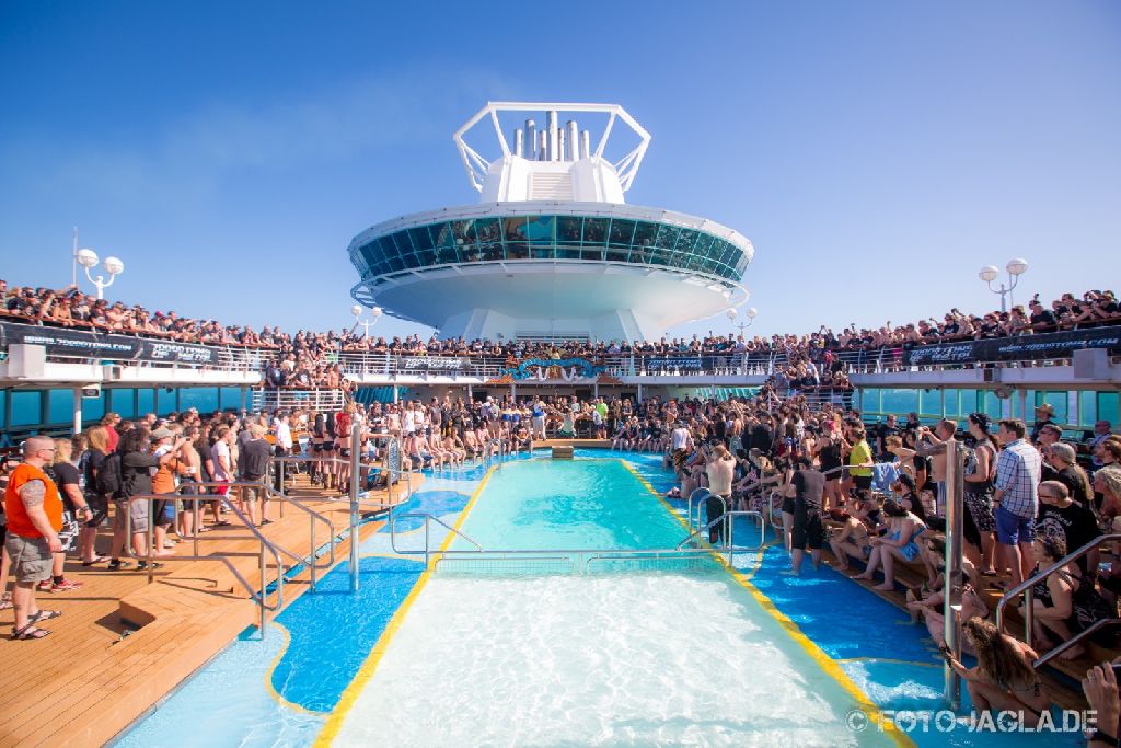 70000 Tons of Metal 2013 ::. Belly Flop Contest ::. http://www.foto-jagla.de